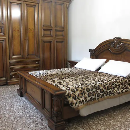 Mariarosa - Bed and breakfast Módena