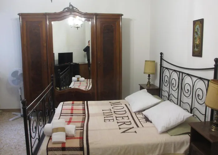 Mariarosa - * מודנה